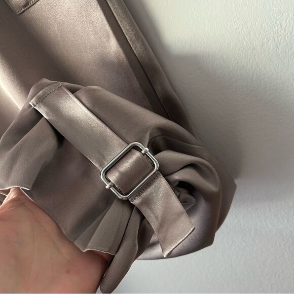 Aritzia Babaton Refined Satin Cargo Pant in Ashen - Picture 5 of 12